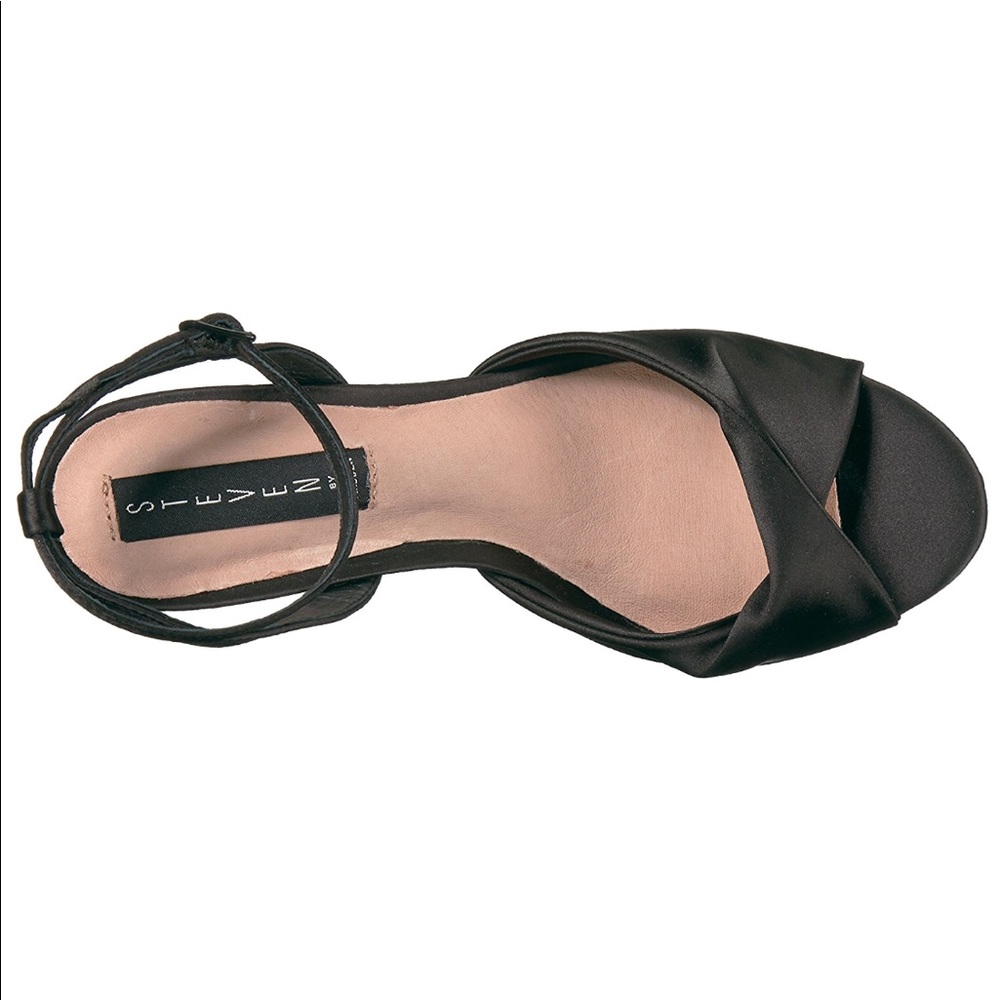 Steve Madden Black Satin Pump - Picture 2 of 4